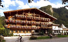 Sport & Wellness Hotel Das Falkenstein - Natural Swimming Lake - Matrix Gym - Summercard Inklusive - Authentic Experience - Flying Wellness With Pool